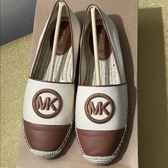 NIB Michael Kors Kendrick Luggage MK Logo Espadrilles - Picture 16 of 16